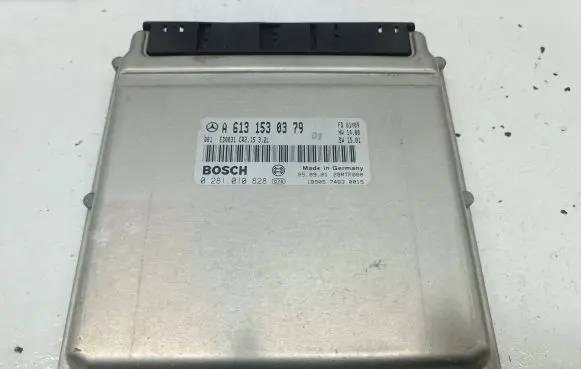 Mercedes-Benz S W220 Engine control unit/module A6131530379 0281010828 28RTF000