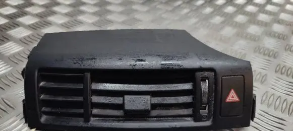 Toyota Verso Dash center air vent grill