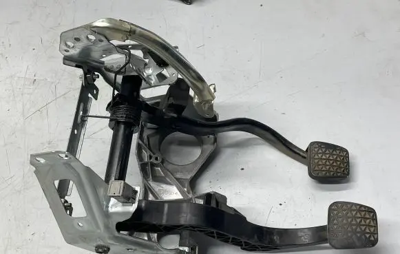 Opel Vectra C Pedal assembly 24401376