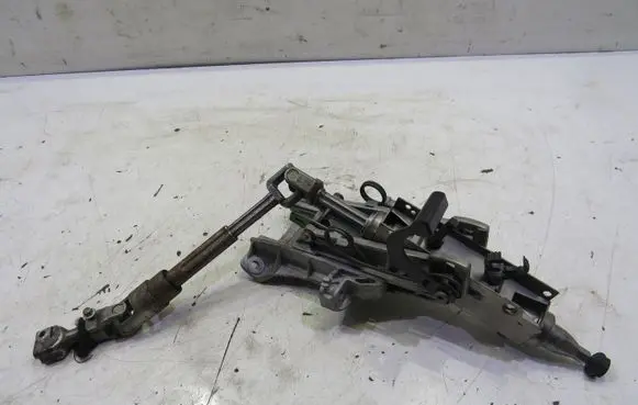 Ford Kuga I Steering wheel axle GMAUTO4574097
