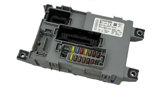 Citroen C5 Fuse module 01372879080