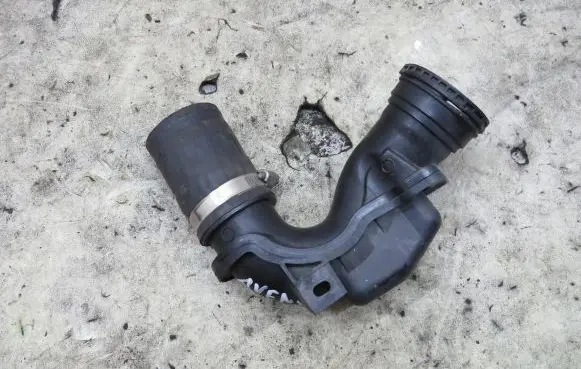 Toyota Avensis T270 Intercooler hose/pipe 17275-0X011
