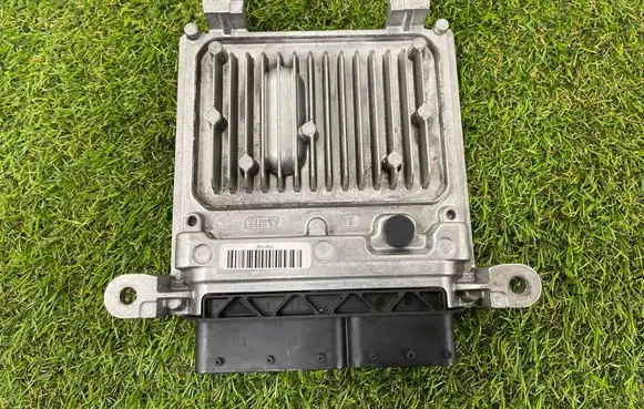 Mercedes-Benz C W204 Engine control unit/module A6511500126 A0054469240 28208056