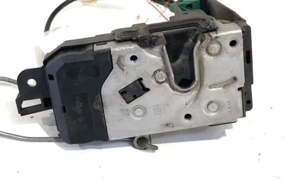Opel Astra H Front door lock 13128111