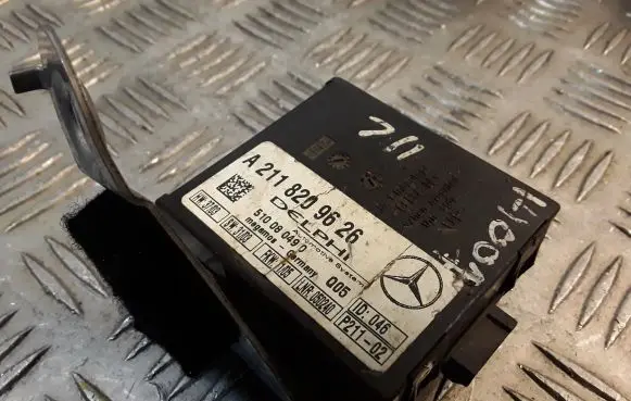 Mercedes-Benz E W211 Alarm control unit/module 2118209626 A2118209626