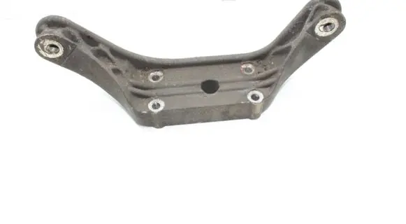 Land Rover Freelander 2 - LR2 Rear differential/diff mount bracket 