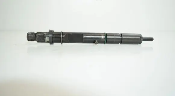 Audi A4 S4 B5 8D Fuel injector 059130201E