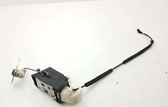 Maserati Quattroporte Front door lock