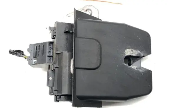 Ford Focus Tailgate exterior lock 8M51R442A66DC