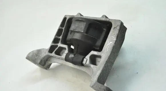 Volvo V40 Engine mount bracket 3M516F012BH