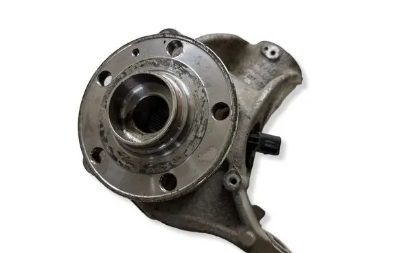 Volkswagen PASSAT B6 Front wheel hub 3C0407257F