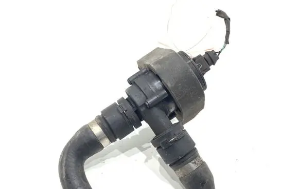 BMW 5 E60 E61 Oil filter mounting bracket 6917700