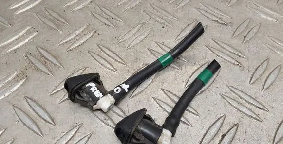 Toyota Prius (XW20) Windshield washer spray nozzle 