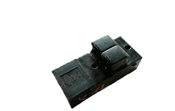 Nissan Micra Quarter vent window switch K12