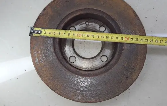 Volkswagen Golf III Front brake disc