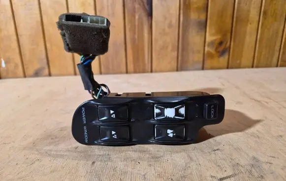 SsangYong Musso Electric window control switch 8582005000