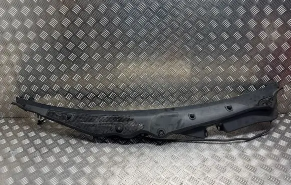 Mercedes-Benz E W212 Wiper trim A2128301013 A2128300013