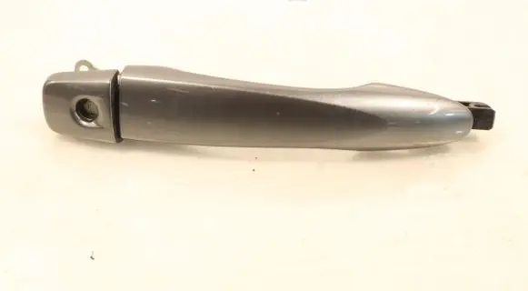 Nissan Qashqai Front door exterior handle/bracket 806404E