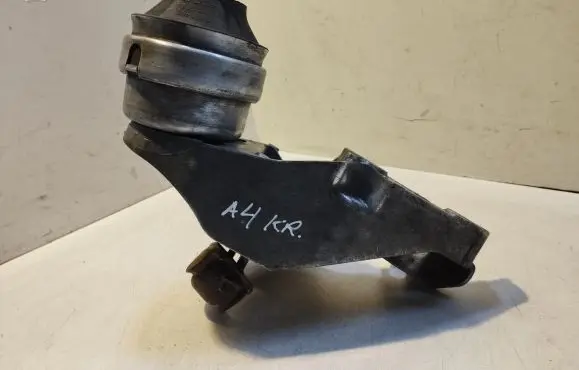 Audi A4 S4 B5 8D Engine mounting bracket 4B0199351B