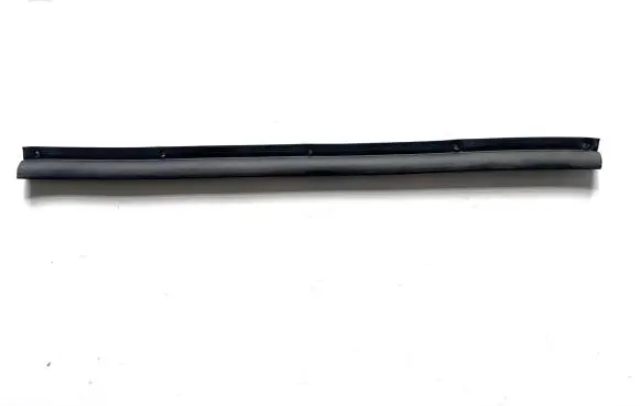 Nissan Leaf I (ZE0) Rubber seal rear door 828383NF0A
