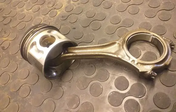 Audi A4 S4 B6 8E 8H Piston with connecting rod 095F