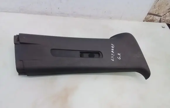 Jeep Grand Cherokee (WJ) (B) pillar trim (top)