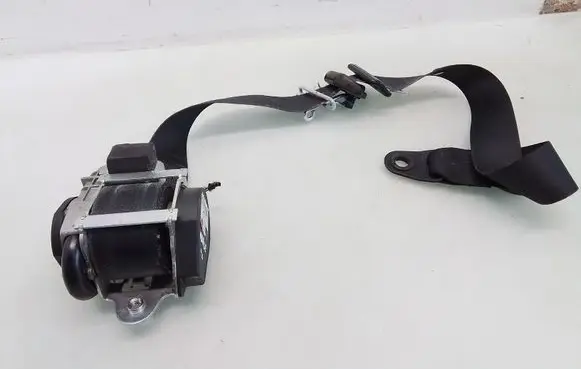 Ford Mondeo MK IV Front seatbelt 606637800