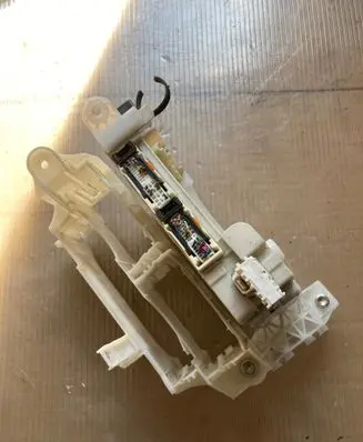 Toyota Prius (XW30) Fuse module 8273047440A 11470WA 0D020938