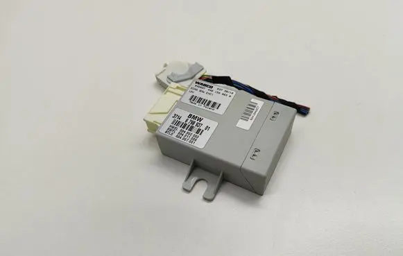 BMW 5 F10 F11 Air suspension control unit module (rear) 6798937 679893701 3714679893701