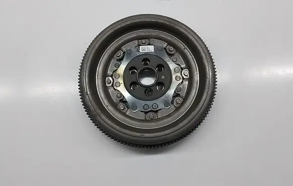 Volkswagen Tiguan Flywheel 04E105266E