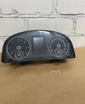 Volkswagen Caddy Speedometer (instrument cluster) 2K0920