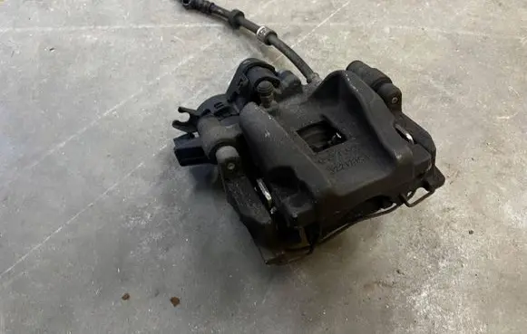 Volvo XC90 Rear brake caliper 31687555 31400670