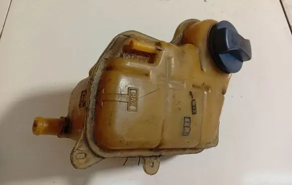 Audi A6 S6 C5 4B Coolant expansion tank/reservoir 8D0121403L