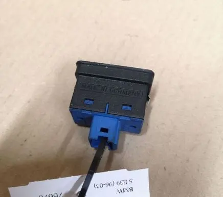 BMW 5 E39 Electric window control switch 8368932