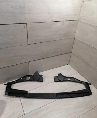 Porsche Macan (95B) Front bumper mounting bracket 95B807883