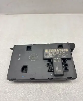 Mercedes-Benz C W203 Door control unit/module 2038201385