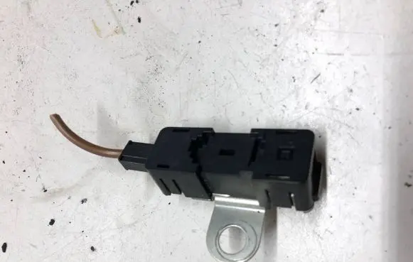 Opel Astra K Aerial antenna amplifier 13451936 421251063