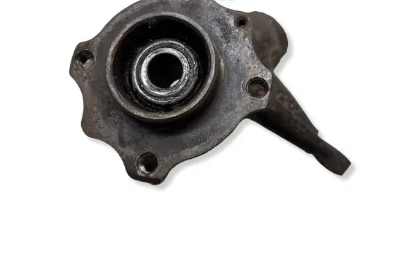 Ford Escort Front wheel hub 81AB1106BB