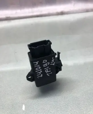 Volkswagen Taigo Seat heating relay 2q0959772