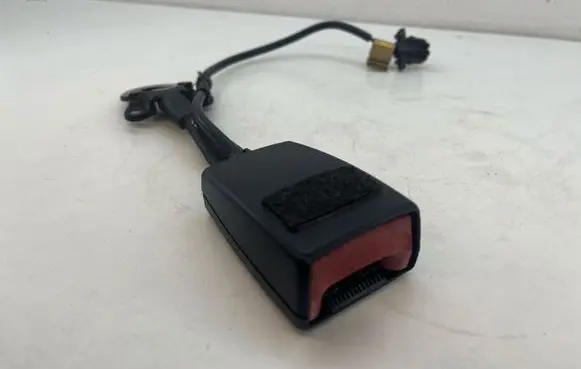 Audi A6 S6 C6 4F Front seatbelt buckle 8E0857755D