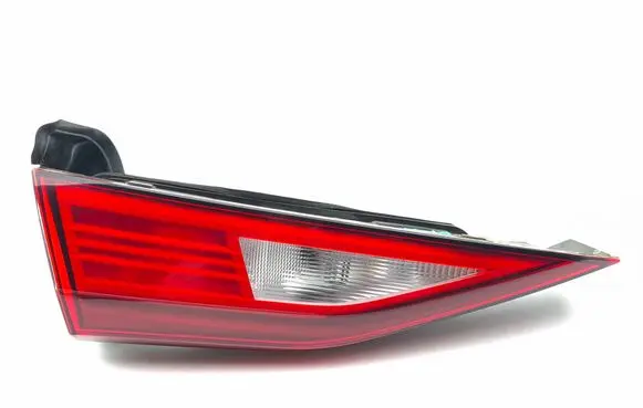 Audi A3 8Y Tailgate rear/tail lights 8Y0945075A