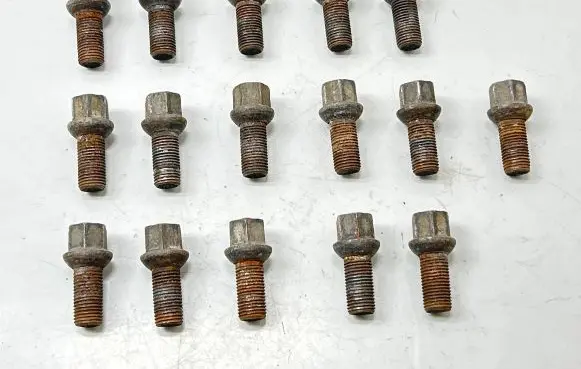 Nuts/bolts