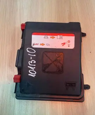 Peugeot Expert Fuse box cover 9678633380