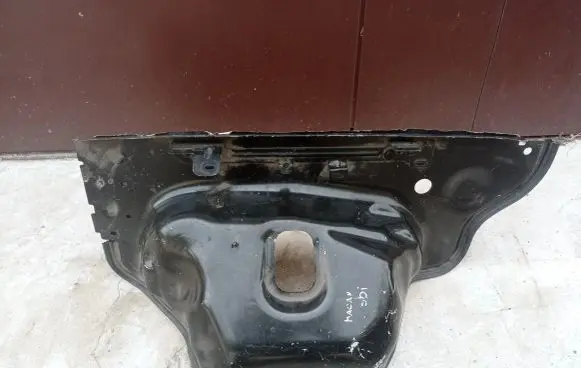 Porsche Macan (95B) Heat shield in engine bay 