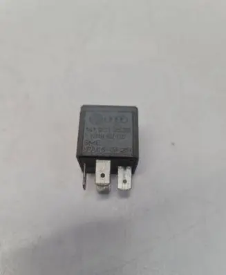 Volkswagen Golf Plus Other relay 141951253B V23134B52X227