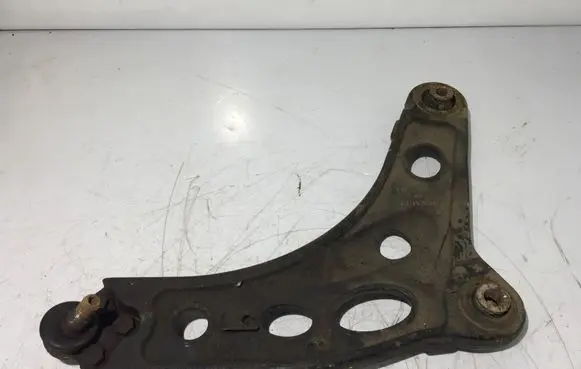 Opel Vivaro Front lower control arm/wishbone 8200395034 93853465
