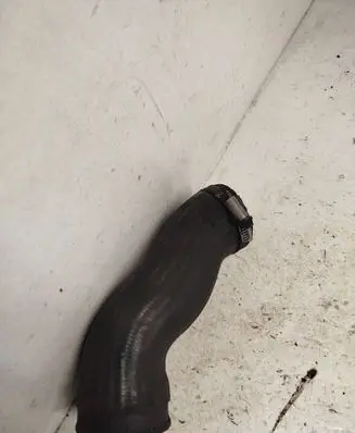 BMW 5 E39 Intercooler hose/pipe 6996172