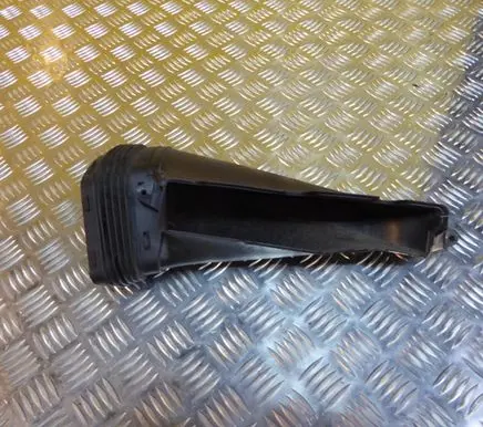 Audi A7 S7 4G Air intake duct part 4G0129624D