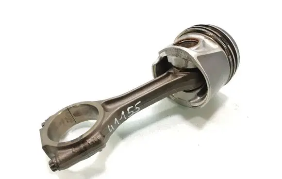 Volkswagen PASSAT B6 Piston with connecting rod 