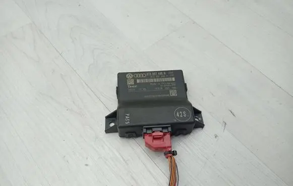 Audi A4 S4 B8 8K Gateway control module 8T0907468H